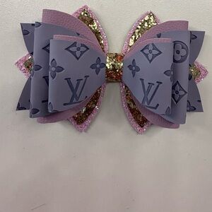 Handmade bow 💜